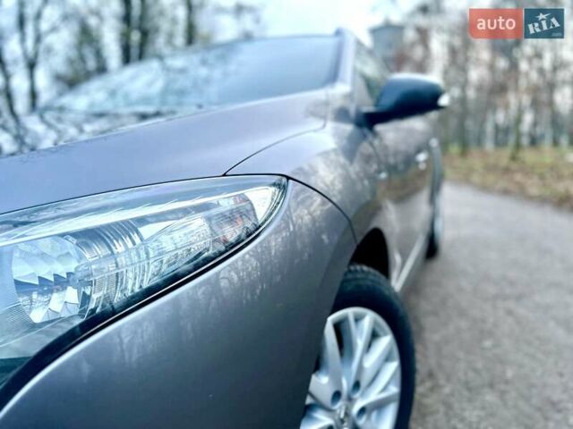 Серый Рено Меган, объемом двигателя 1.5 л и пробегом 248 тыс. км за 8300 $, фото 5 на Automoto.ua