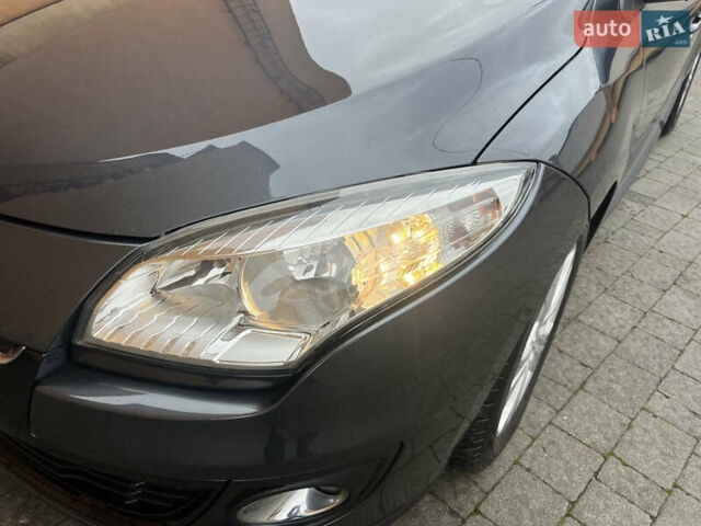 Серый Рено Меган, объемом двигателя 1.5 л и пробегом 210 тыс. км за 8300 $, фото 5 на Automoto.ua