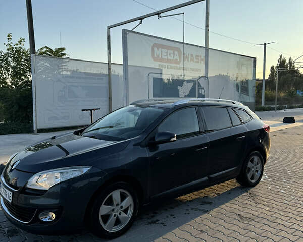 Серый Рено Меган, объемом двигателя 1.46 л и пробегом 251 тыс. км за 6800 $, фото 6 на Automoto.ua