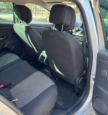 Серый Рено Меган, объемом двигателя 1.5 л и пробегом 235 тыс. км за 7950 $, фото 37 на Automoto.ua