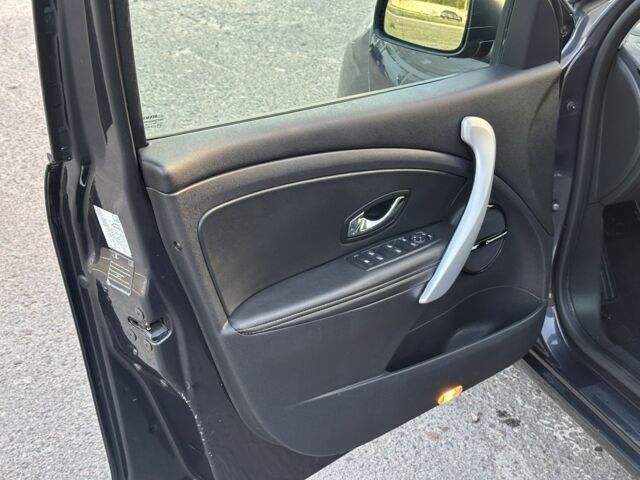 Серый Рено Меган, объемом двигателя 1.5 л и пробегом 260 тыс. км за 8000 $, фото 8 на Automoto.ua