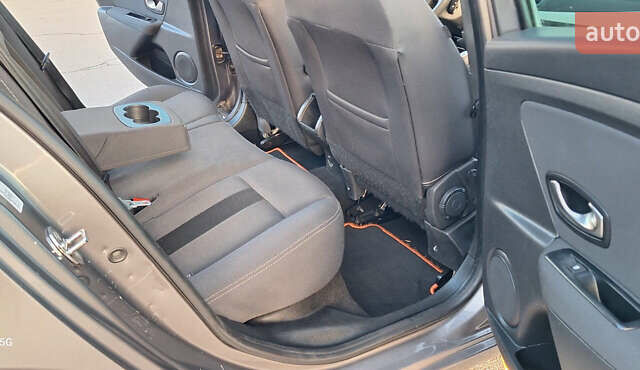 Серый Рено Меган, объемом двигателя 1.6 л и пробегом 210 тыс. км за 7550 $, фото 21 на Automoto.ua