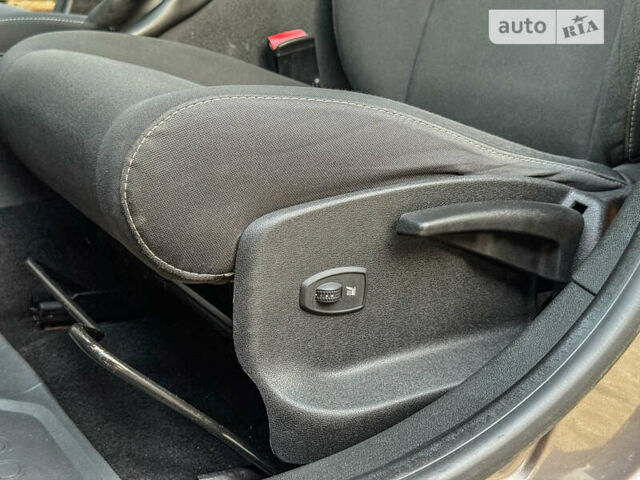 Серый Рено Меган, объемом двигателя 1.5 л и пробегом 190 тыс. км за 8450 $, фото 49 на Automoto.ua