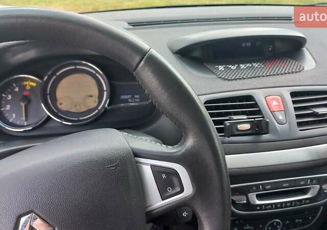 Серый Рено Меган, объемом двигателя 1.46 л и пробегом 203 тыс. км за 7500 $, фото 9 на Automoto.ua