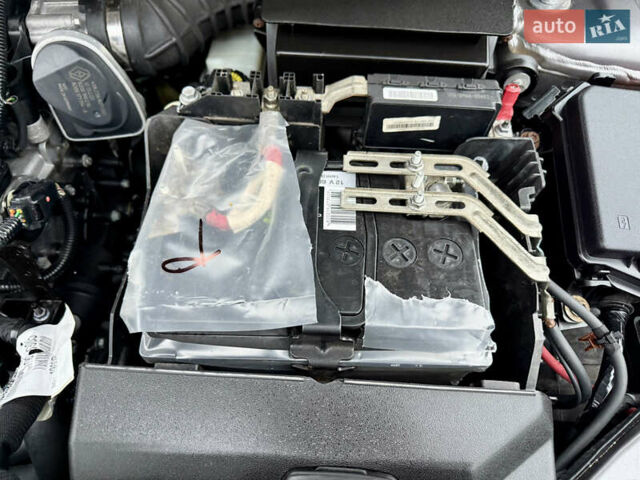 Серый Рено Меган, объемом двигателя 1.6 л и пробегом 176 тыс. км за 9200 $, фото 20 на Automoto.ua