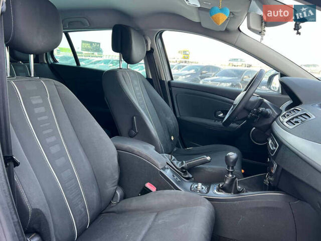 Сірий Рено Меган, об'ємом двигуна 1.5 л та пробігом 341 тис. км за 7090 $, фото 38 на Automoto.ua