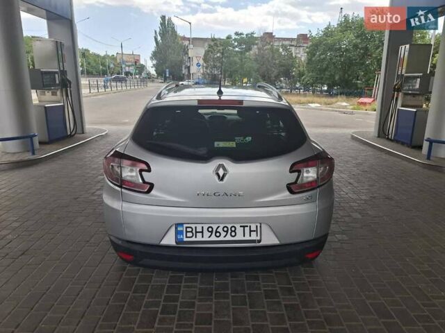 Рено Меган 2012 у Миколаєві на Automoto.ua Сірий Рено Меган, об'ємом двигуна 1.46 л та пробігом 323 тис. км за 7599 $, фото 8 на Automoto.ua