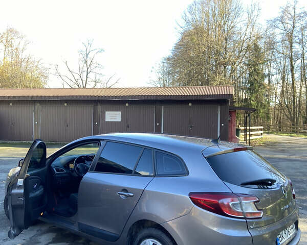 Серый Рено Меган, объемом двигателя 1.46 л и пробегом 333 тыс. км за 6400 $, фото 8 на Automoto.ua