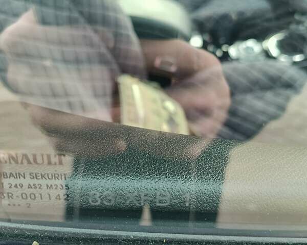 Серый Рено Меган, объемом двигателя 1.5 л и пробегом 263 тыс. км за 8600 $, фото 18 на Automoto.ua