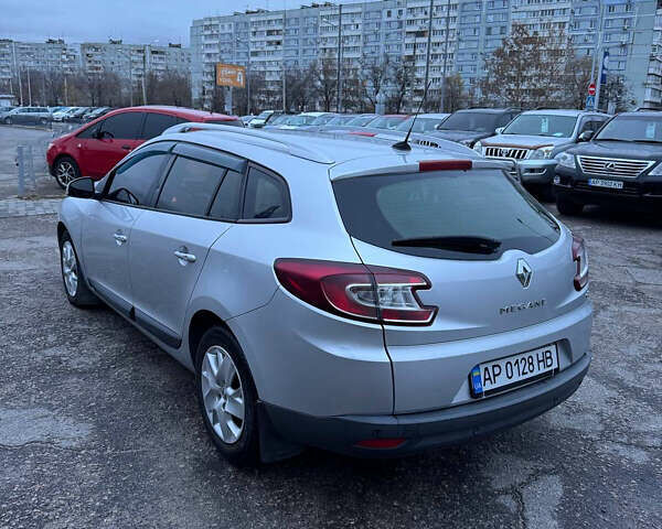 Сірий Рено Меган, об'ємом двигуна 1.46 л та пробігом 203 тис. км за 7999 $, фото 4 на Automoto.ua