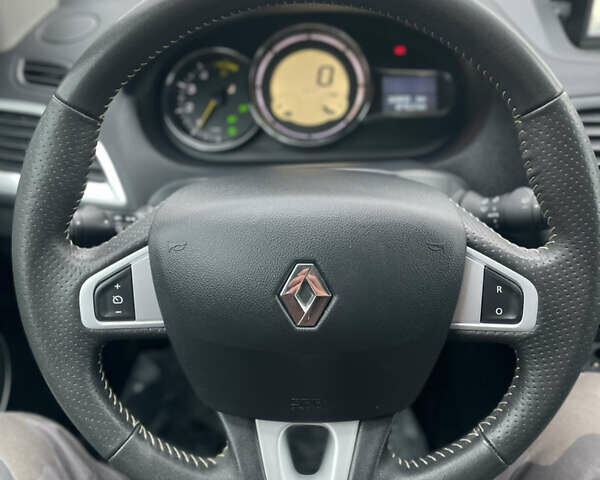 Серый Рено Меган, объемом двигателя 1.5 л и пробегом 263 тыс. км за 9350 $, фото 28 на Automoto.ua