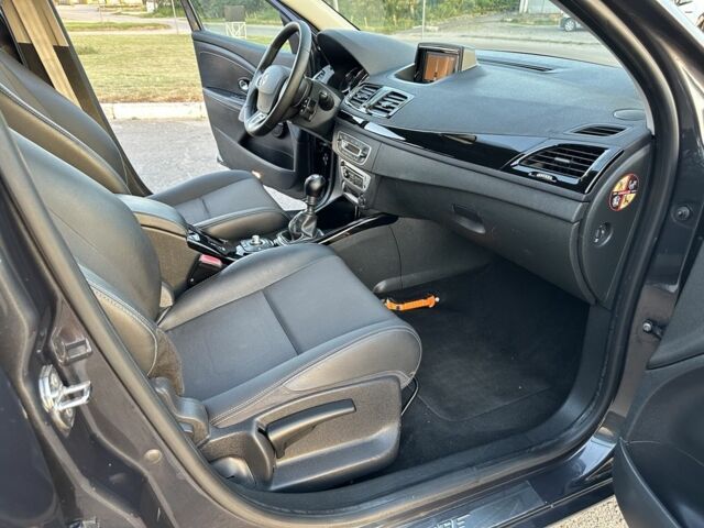 Серый Рено Меган, объемом двигателя 1.5 л и пробегом 260 тыс. км за 8000 $, фото 12 на Automoto.ua