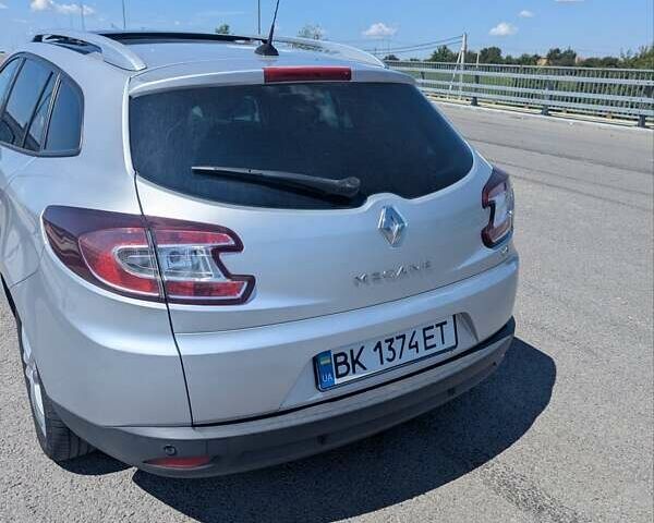 Серый Рено Меган, объемом двигателя 1.46 л и пробегом 283 тыс. км за 8000 $, фото 25 на Automoto.ua
