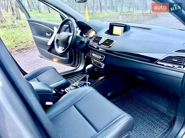 Серый Рено Меган, объемом двигателя 1.5 л и пробегом 248 тыс. км за 8300 $, фото 11 на Automoto.ua