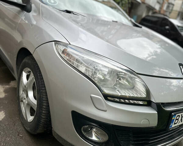 Сірий Рено Меган, об'ємом двигуна 1.5 л та пробігом 250 тис. км за 7200 $, фото 1 на Automoto.ua
