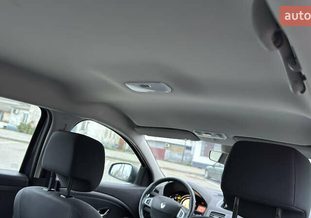 Серый Рено Меган, объемом двигателя 1.46 л и пробегом 183 тыс. км за 8100 $, фото 91 на Automoto.ua