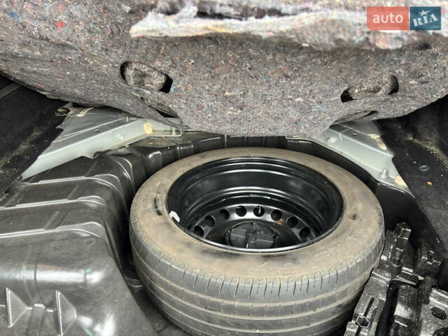 Рено Меган 2012 в Чернигове на Automoto.ua Серый Рено Меган, объемом двигателя 1.5 л и пробегом 218 тыс. км за 8500 $, фото 39 на Automoto.ua