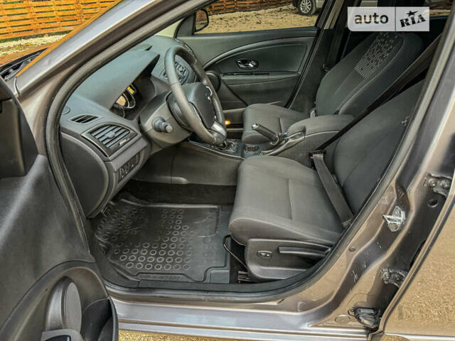 Серый Рено Меган, объемом двигателя 1.5 л и пробегом 190 тыс. км за 8450 $, фото 47 на Automoto.ua