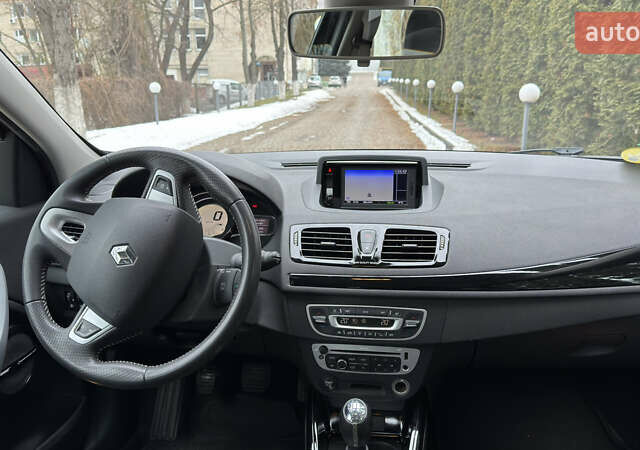 Серый Рено Меган, объемом двигателя 1.5 л и пробегом 212 тыс. км за 9999 $, фото 19 на Automoto.ua