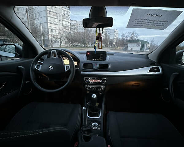 Серый Рено Меган, объемом двигателя 1.46 л и пробегом 230 тыс. км за 6800 $, фото 6 на Automoto.ua