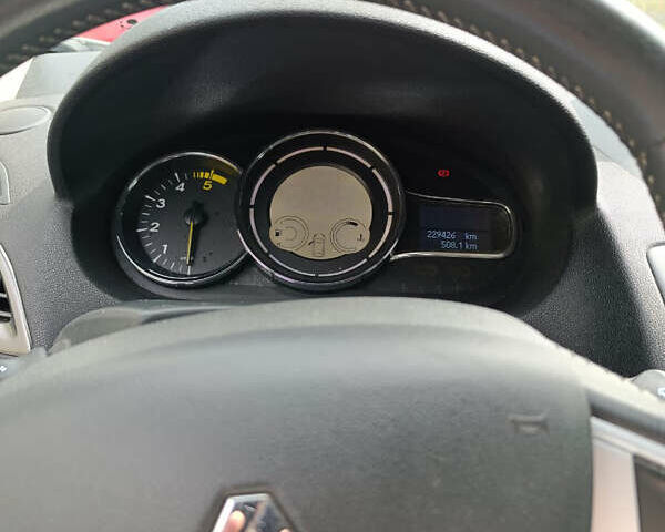 Серый Рено Меган, объемом двигателя 1.46 л и пробегом 230 тыс. км за 6900 $, фото 31 на Automoto.ua