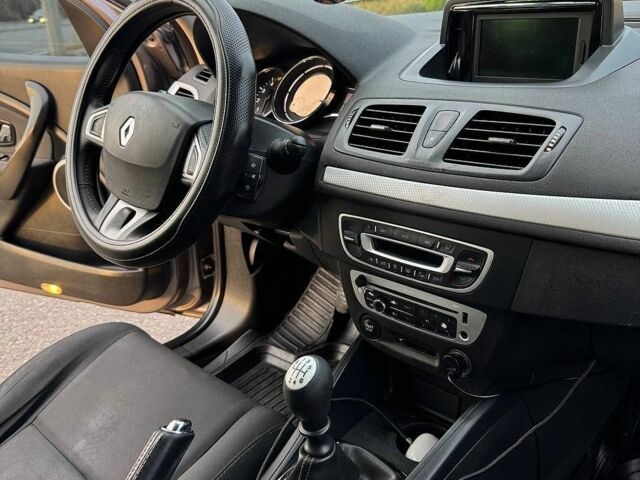Серый Рено Меган, объемом двигателя 1.46 л и пробегом 358 тыс. км за 6300 $, фото 12 на Automoto.ua