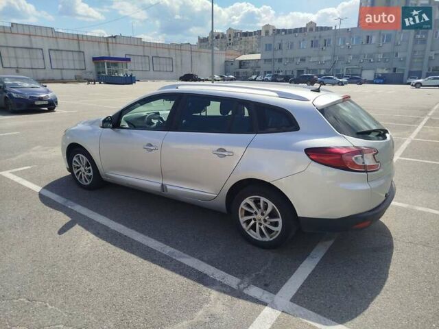 Серый Рено Меган, объемом двигателя 1.46 л и пробегом 355 тыс. км за 8300 $, фото 4 на Automoto.ua