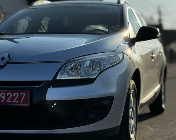 Сірий Рено Меган, об'ємом двигуна 1.6 л та пробігом 280 тис. км за 7150 $, фото 22 на Automoto.ua