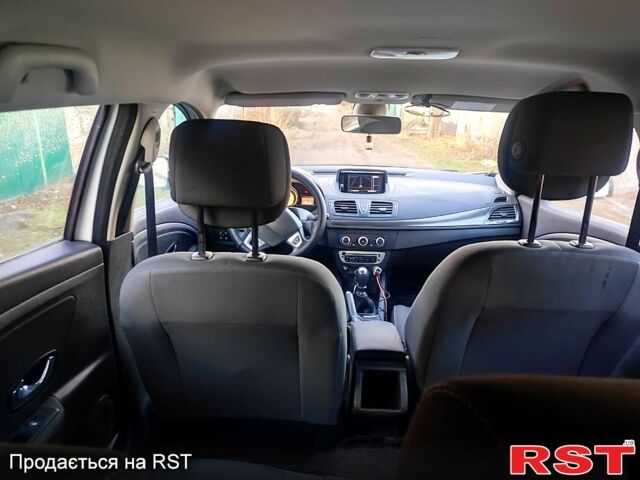 Сірий Рено Меган, об'ємом двигуна 1.5 л та пробігом 28900 тис. км за 7500 $, фото 3 на Automoto.ua