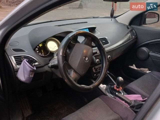 Сірий Рено Меган, об'ємом двигуна 1.5 л та пробігом 265 тис. км за 6800 $, фото 13 на Automoto.ua