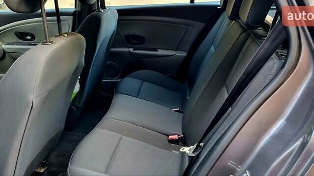 Сірий Рено Меган, об'ємом двигуна 1.6 л та пробігом 179 тис. км за 7767 $, фото 12 на Automoto.ua