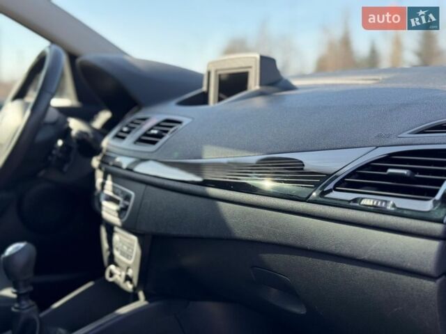 Сірий Рено Меган, об'ємом двигуна 1.4 л та пробігом 171 тис. км за 6999 $, фото 91 на Automoto.ua