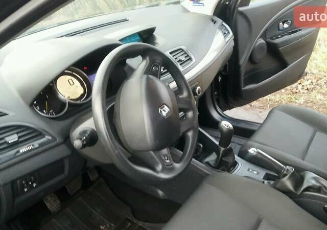 Сірий Рено Меган, об'ємом двигуна 1.5 л та пробігом 199 тис. км за 6700 $, фото 44 на Automoto.ua