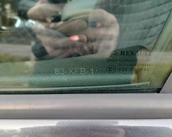 Серый Рено Меган, объемом двигателя 1.5 л и пробегом 263 тыс. км за 8600 $, фото 21 на Automoto.ua