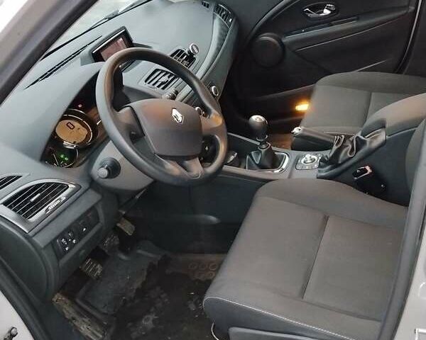 Серый Рено Меган, объемом двигателя 1.46 л и пробегом 243 тыс. км за 7200 $, фото 35 на Automoto.ua