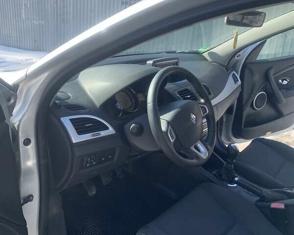 Сірий Рено Меган, об'ємом двигуна 1.5 л та пробігом 317 тис. км за 5400 $, фото 13 на Automoto.ua