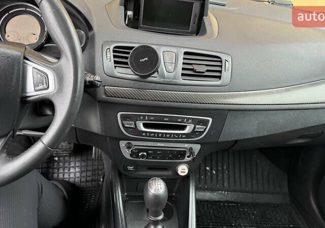 Сірий Рено Меган, об'ємом двигуна 1.5 л та пробігом 169 тис. км за 7800 $, фото 15 на Automoto.ua