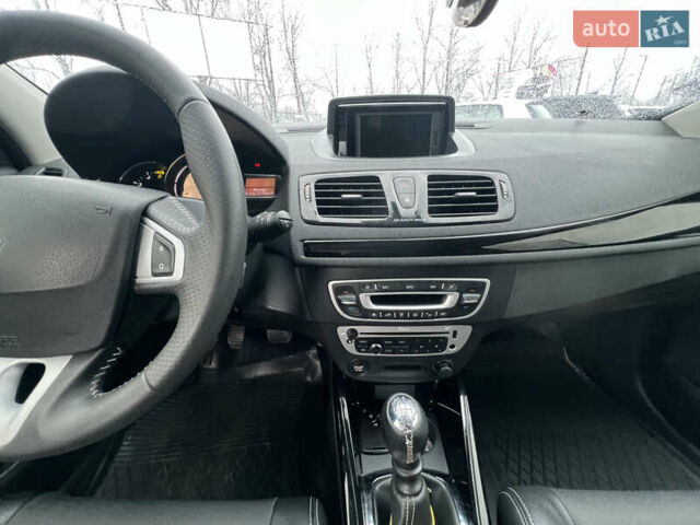 Сірий Рено Меган, об'ємом двигуна 1.5 л та пробігом 298 тис. км за 8399 $, фото 21 на Automoto.ua