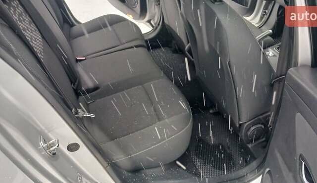 Сірий Рено Меган, об'ємом двигуна 1.46 л та пробігом 309 тис. км за 7500 $, фото 23 на Automoto.ua