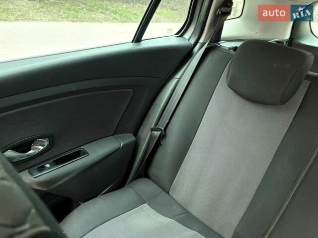 Серый Рено Меган, объемом двигателя 1.5 л и пробегом 264 тыс. км за 7100 $, фото 20 на Automoto.ua