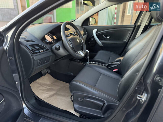 Серый Рено Меган, объемом двигателя 1.5 л и пробегом 211 тыс. км за 8800 $, фото 25 на Automoto.ua