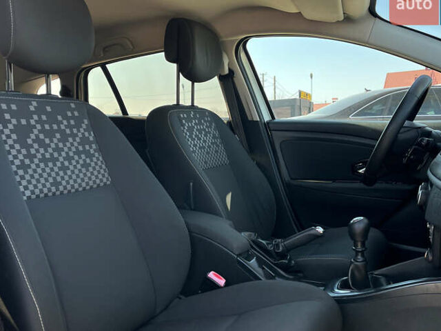 Сірий Рено Меган, об'ємом двигуна 1.46 л та пробігом 250 тис. км за 7200 $, фото 15 на Automoto.ua