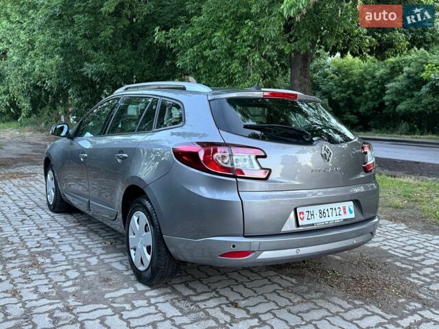 Серый Рено Меган, объемом двигателя 2 л и пробегом 201 тыс. км за 6999 $, фото 2 на Automoto.ua