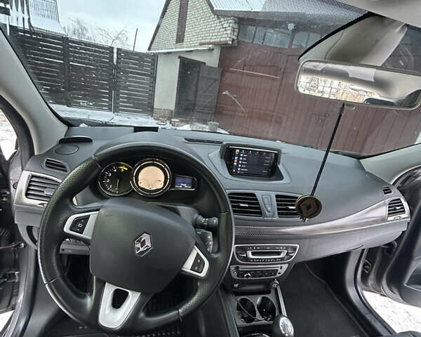 Сірий Рено Меган, об'ємом двигуна 1.46 л та пробігом 249 тис. км за 8000 $, фото 6 на Automoto.ua