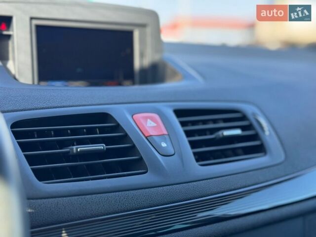 Сірий Рено Меган, об'ємом двигуна 1.4 л та пробігом 171 тис. км за 6999 $, фото 58 на Automoto.ua