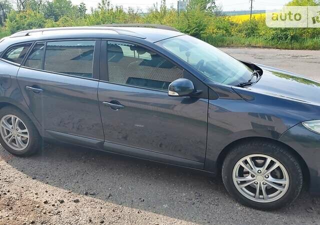 Серый Рено Меган, объемом двигателя 1.5 л и пробегом 245 тыс. км за 7900 $, фото 1 на Automoto.ua