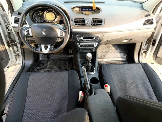 Серый Рено Меган, объемом двигателя 1.5 л и пробегом 280 тыс. км за 6500 $, фото 1 на Automoto.ua