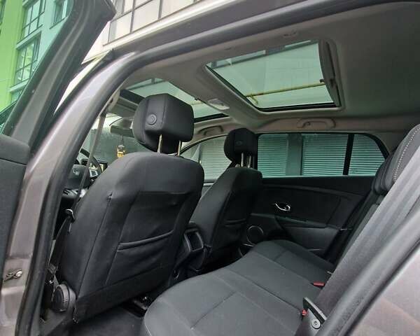 Сірий Рено Меган, об'ємом двигуна 1.5 л та пробігом 234 тис. км за 7700 $, фото 23 на Automoto.ua