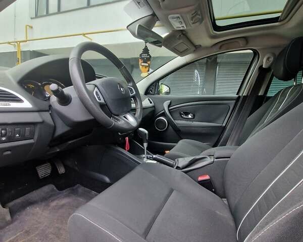 Сірий Рено Меган, об'ємом двигуна 1.5 л та пробігом 234 тис. км за 7700 $, фото 26 на Automoto.ua