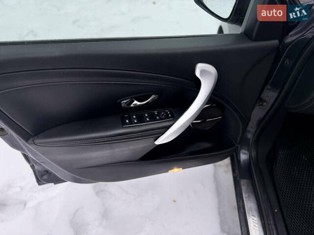 Сірий Рено Меган, об'ємом двигуна 1.5 л та пробігом 266 тис. км за 7800 $, фото 39 на Automoto.ua